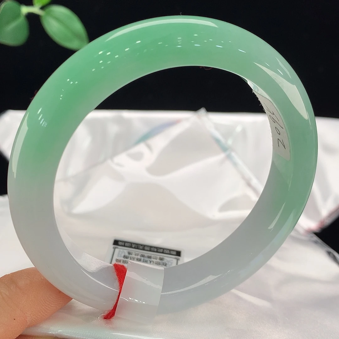 翡翠未镶嵌手镯61.5圈口2095