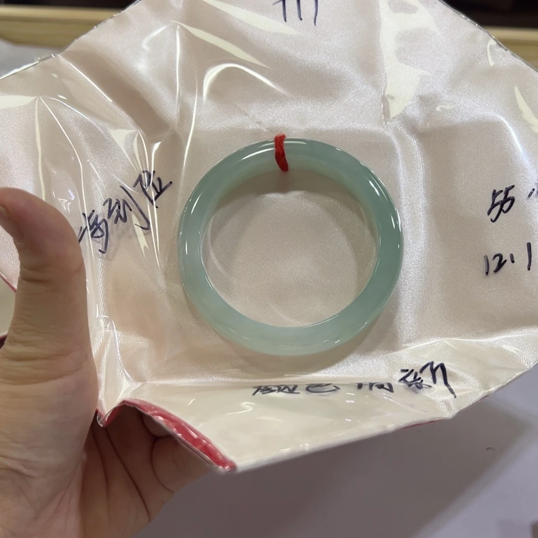 ****Y翡翠未镶嵌手镯手镯