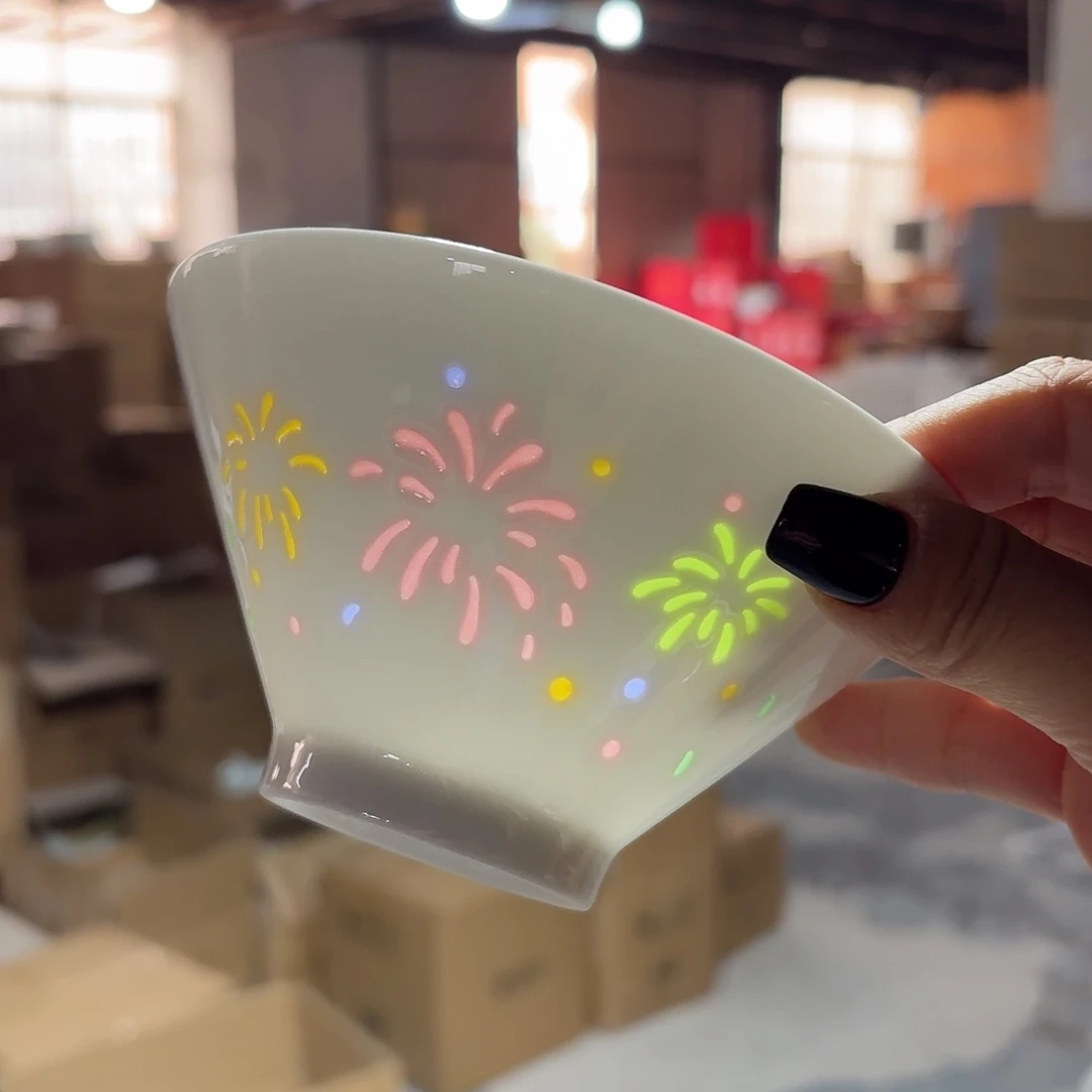 白瓷景德镇5英寸烟花两个微瑕