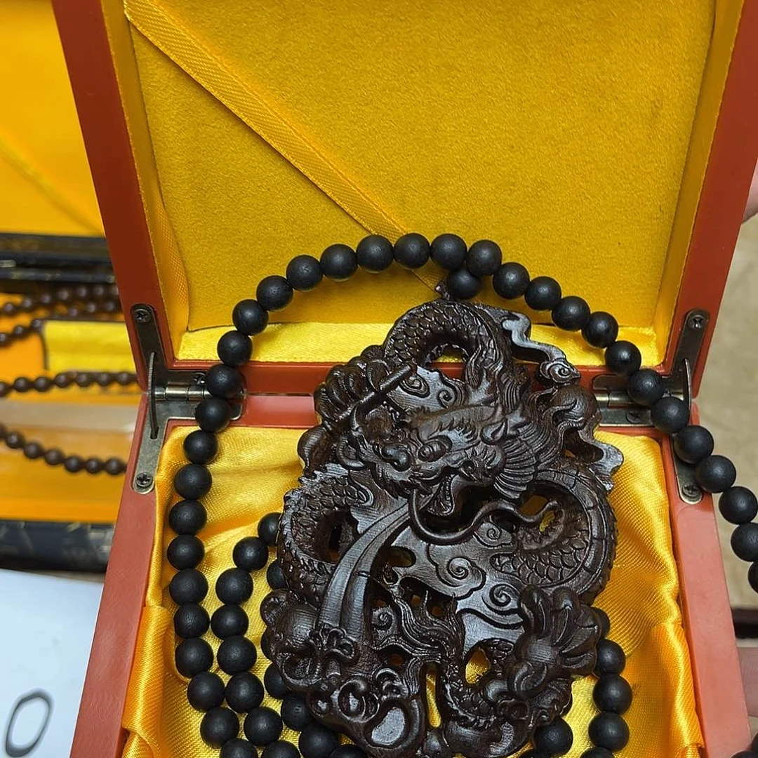 大叶紫檀（黑酸枝木类）