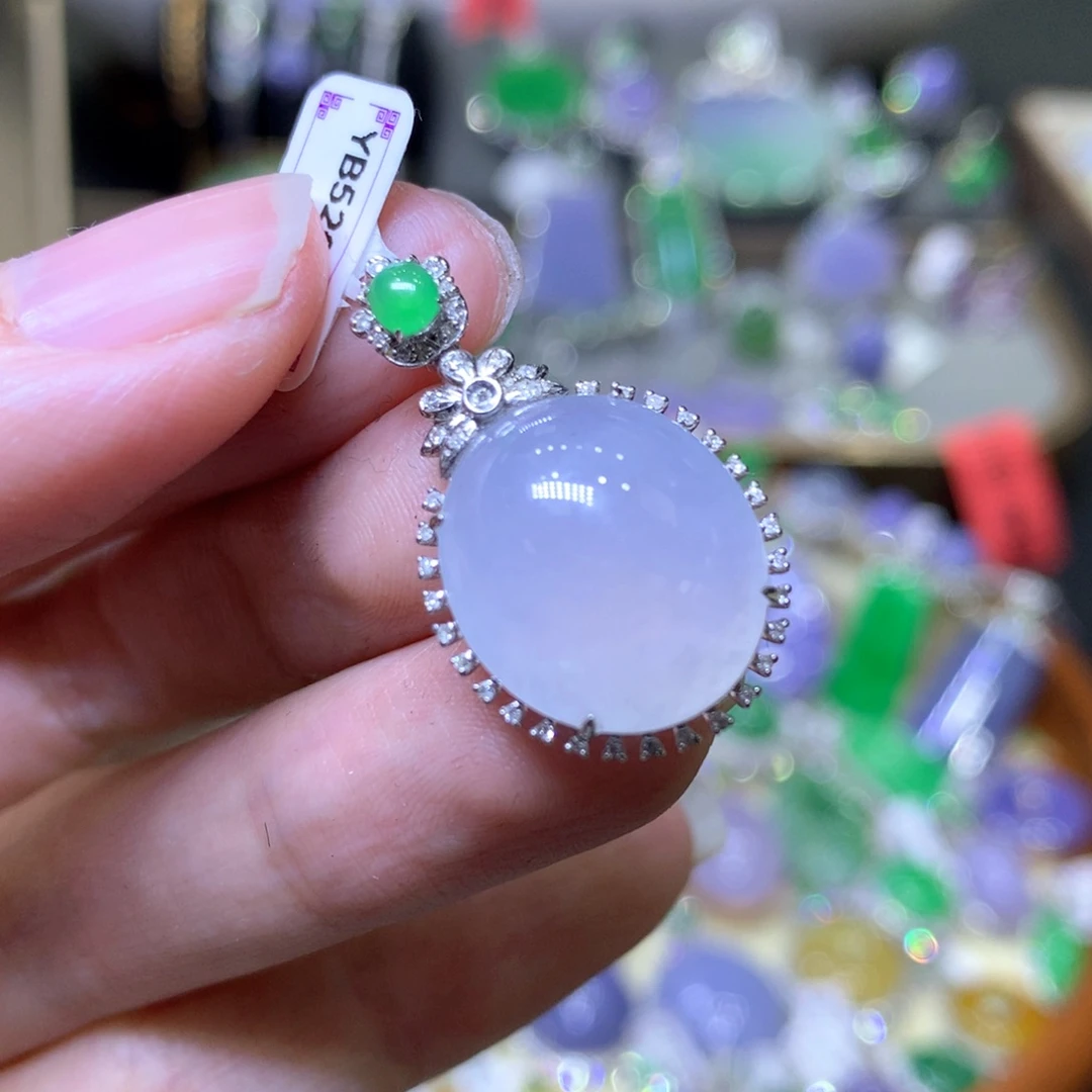 【闪购商品】翡翠颈饰18K金镶嵌翡翠吊坠项链