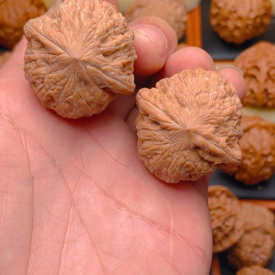 文玩核桃把件向**$38+铁锤