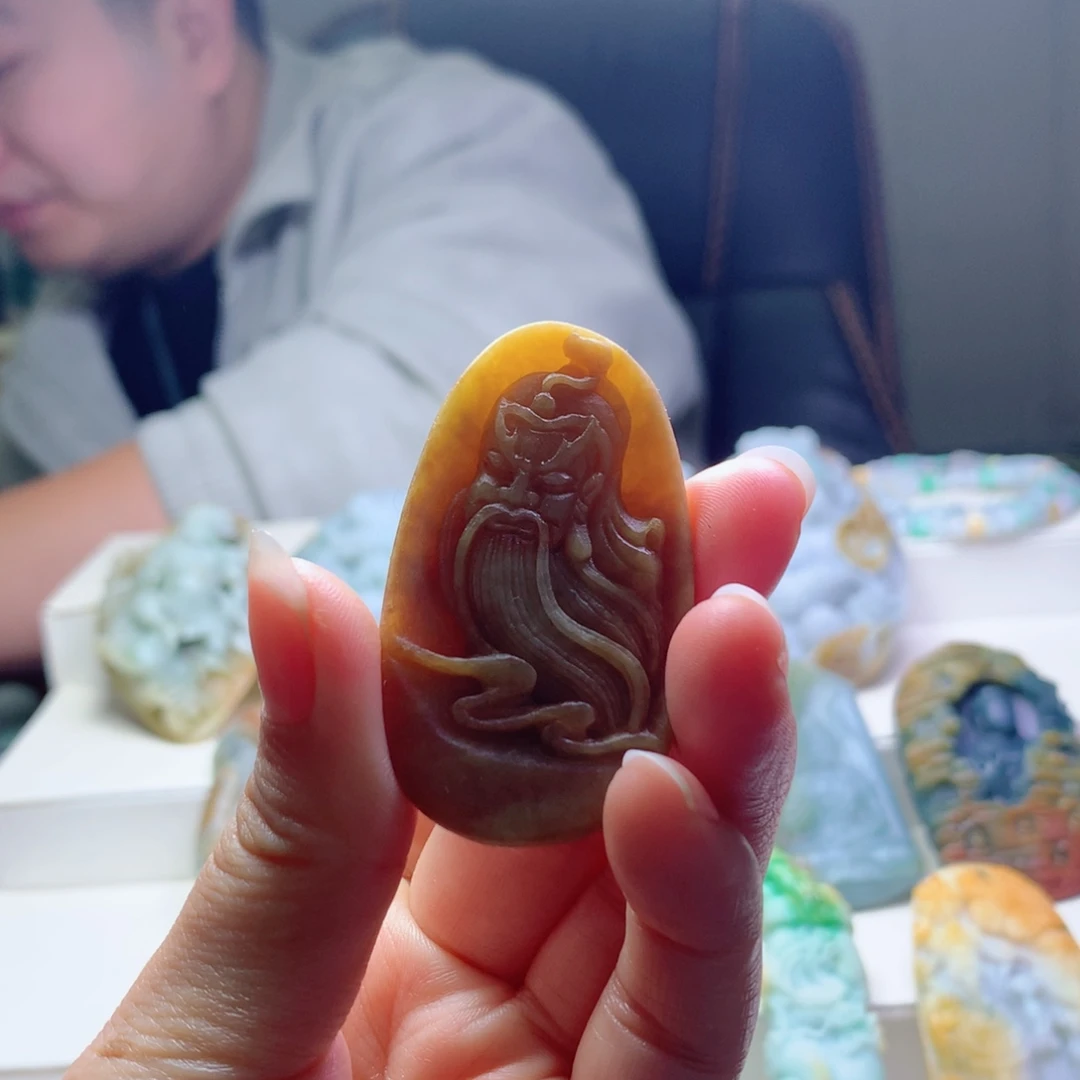 定制翡翠未镶嵌翡翠