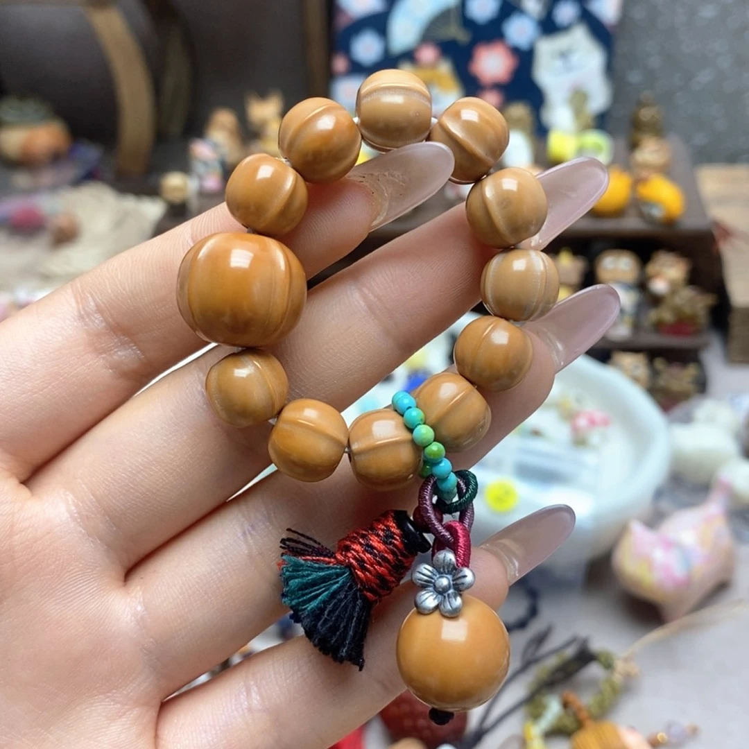 猴头核桃吊坠小花提溜小手捻