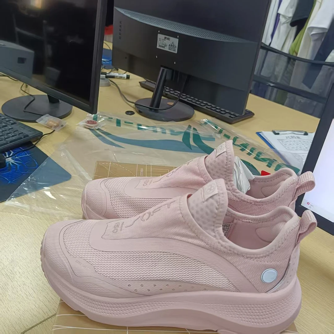 《B品以直播展示为准》左脚底脏(X1337）李宁女子运动鞋AGLU106-3