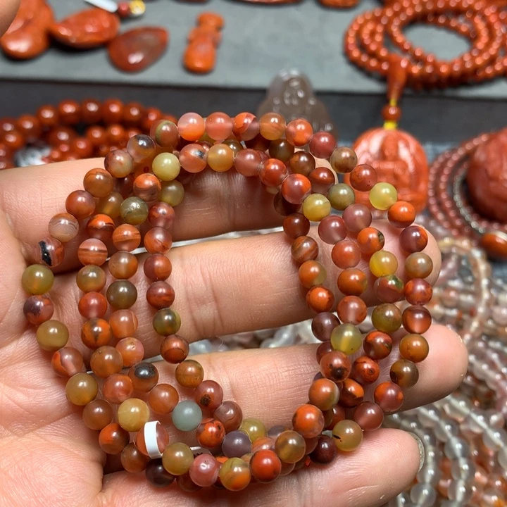 南红玛瑙手串未镶嵌5+m m