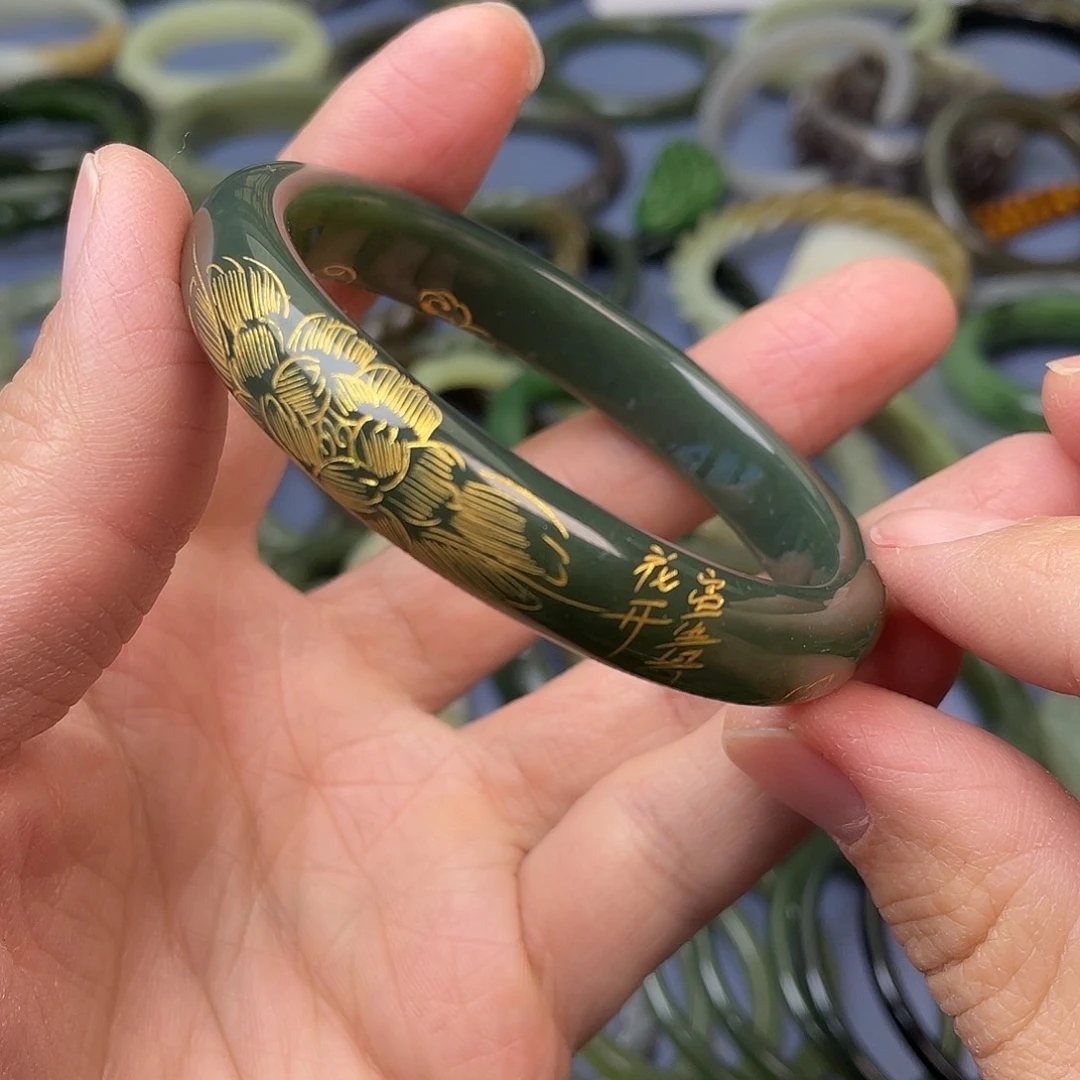 和田玉未镶嵌手镯008，圈口59mm蝶恋花描金款
