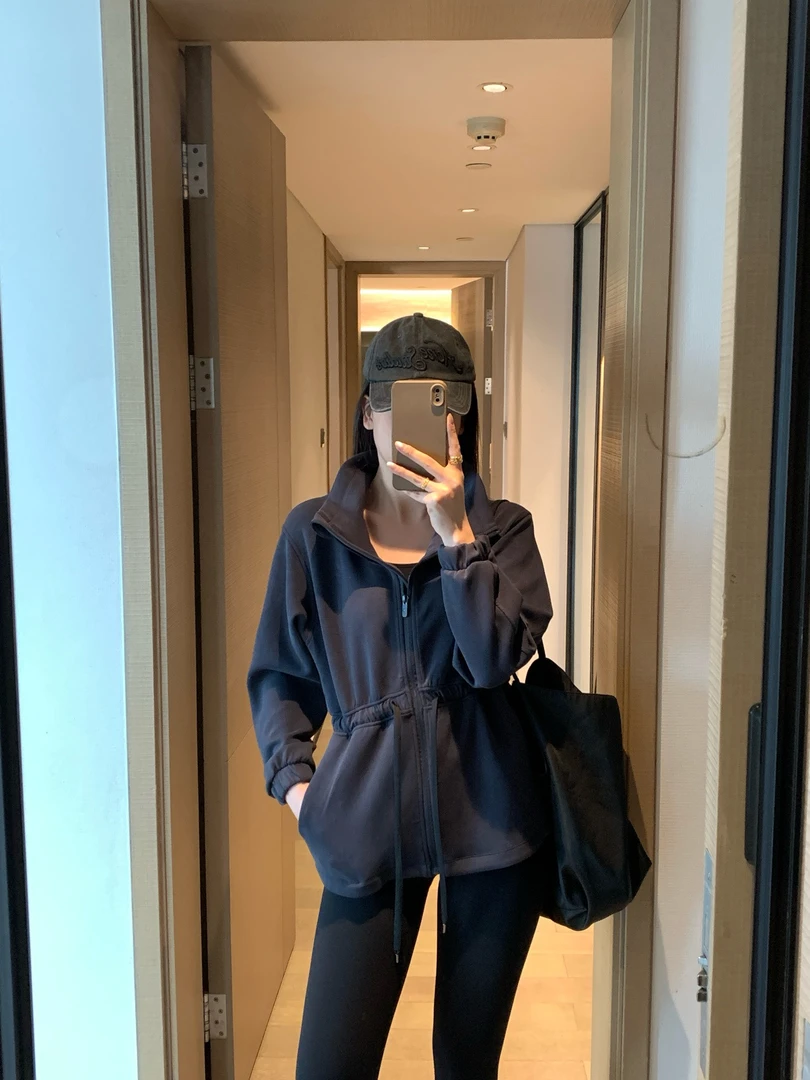 lu～初春时节必备的莫代尔收腰抽绳外套来啦！超级显瘦藏肉舒适