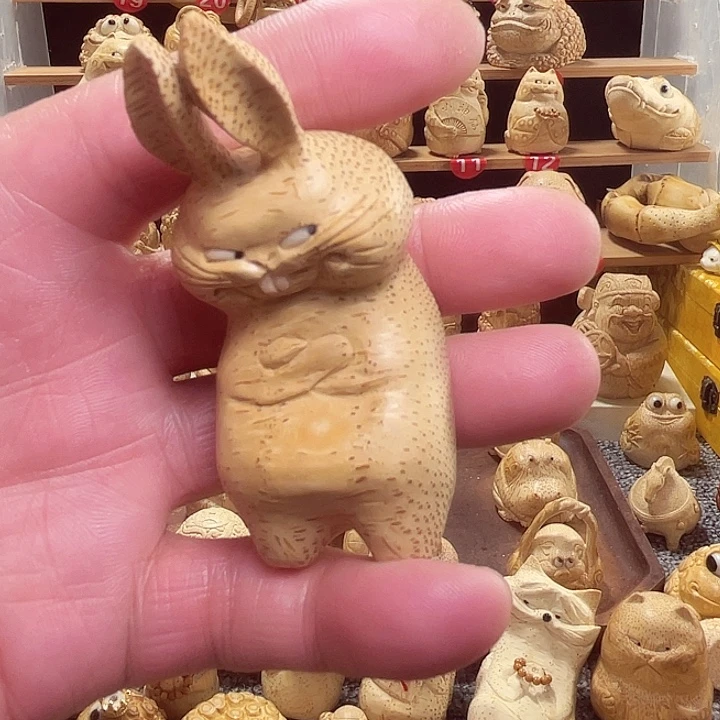 岁***好竹竹根雕兔子手把件