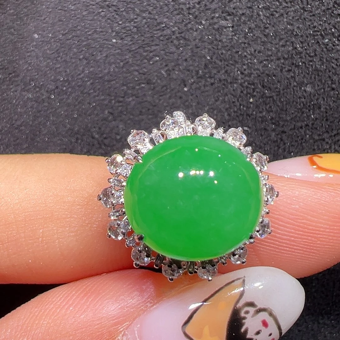 翡翠18K金镶嵌戒指蛋面