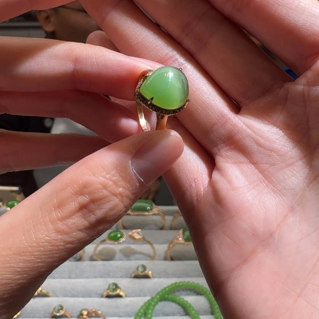 和田玉18K金镶嵌颈饰127巴哥代购不退