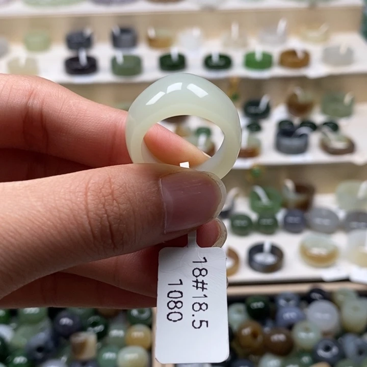 和田玉未镶嵌戒指