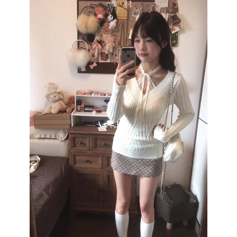 韩系复古杏色麻花V领毛针织衫女秋季短款休闲上衣+格纹裙两件套装
