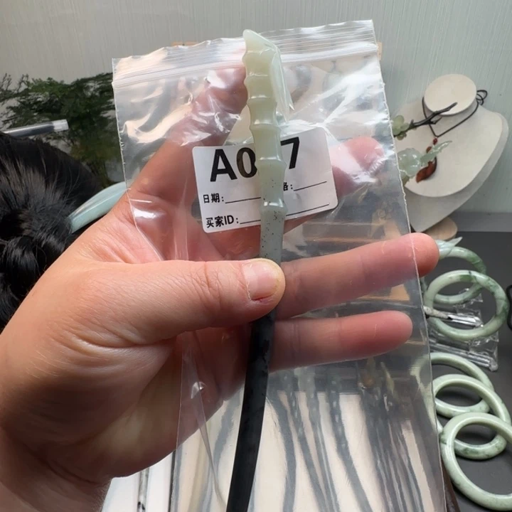 蛇纹石玉未镶嵌发饰