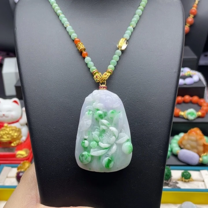 翡翠未镶嵌颈饰翡翠荷叶
