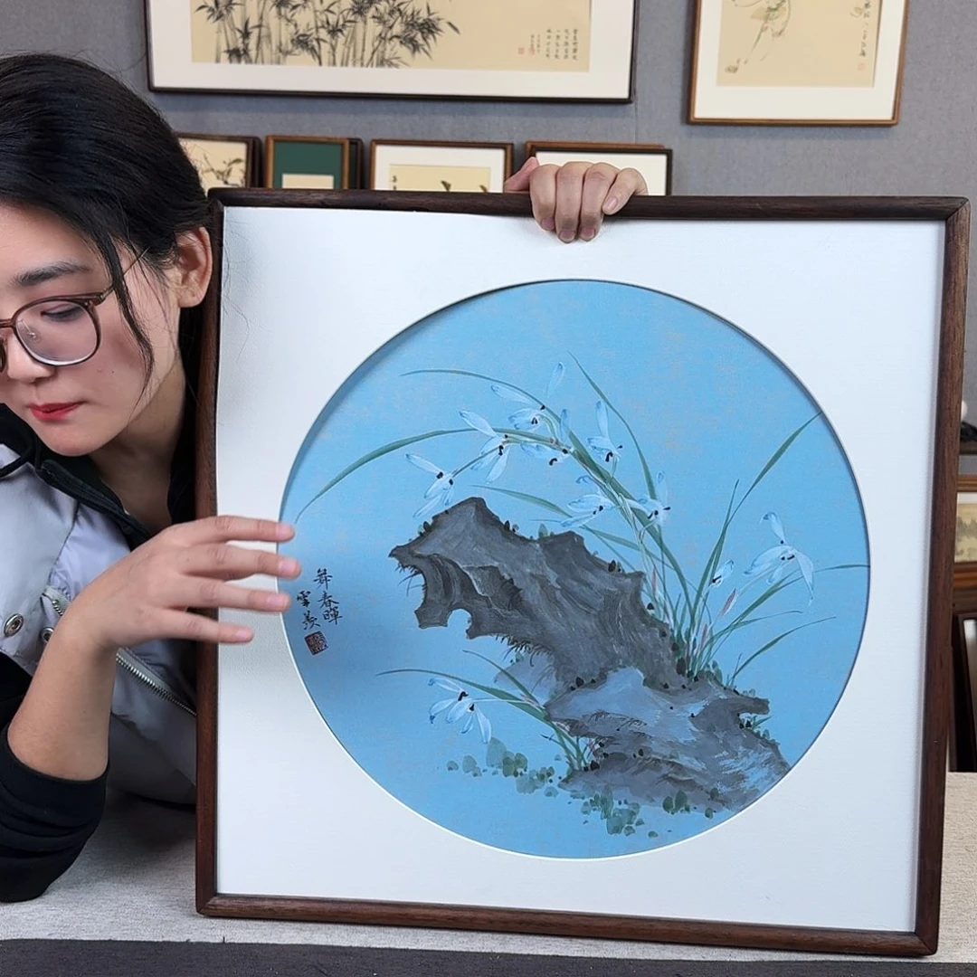 国画手绘带框尺寸： 53*53