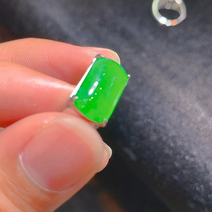 【闪购商品】翡翠颈饰银S925镶嵌翡翠