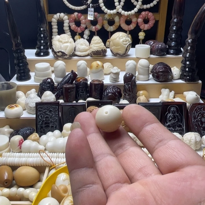 。象牙果雕刻面包圈