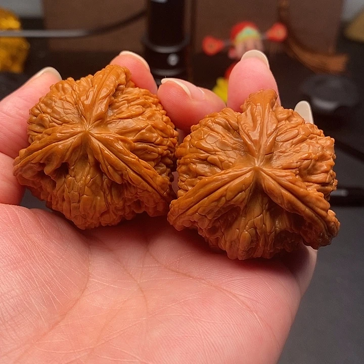 ***文玩核桃把件白奔