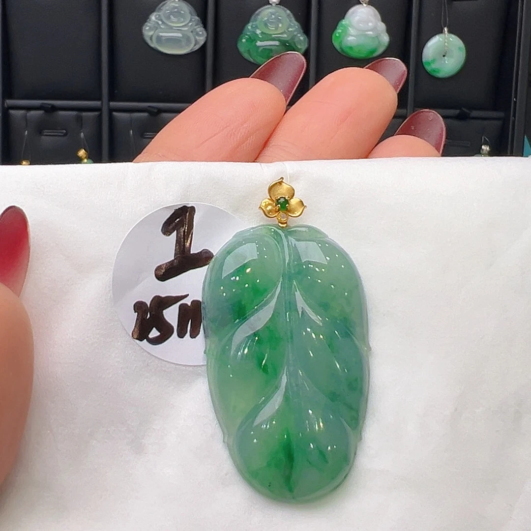 翡翠18K金镶嵌颈饰