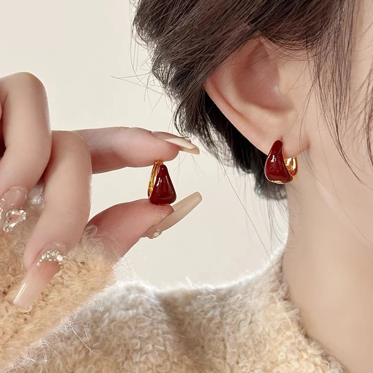 铜合金耳饰 秋冬新款红色水滴耳扣高级感小众百搭不褪色耳饰女