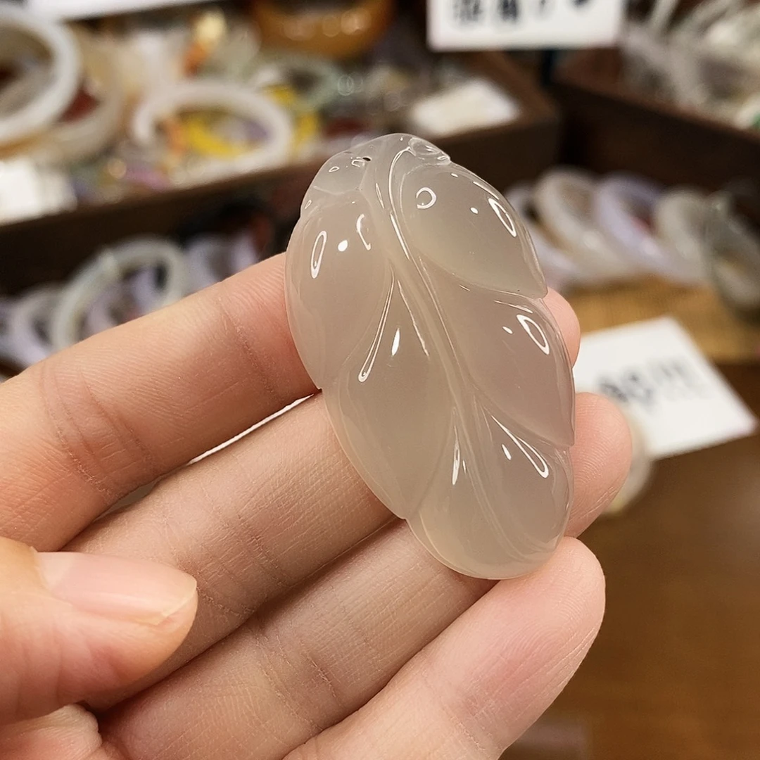 玛瑙/玉髓未镶嵌手镯0011。 瑕