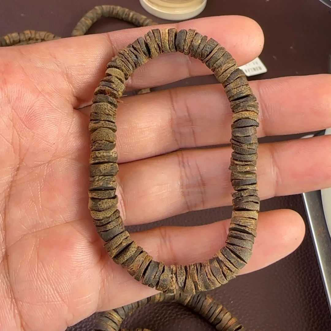 手串沉香奇楠透顶绿片珠6克