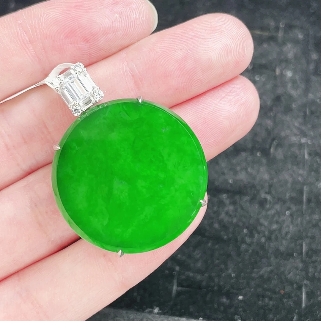 范***梅翡翠未镶嵌颈饰70