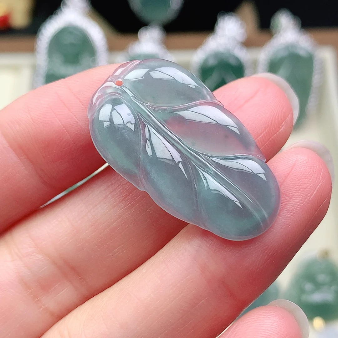 翡翠未镶嵌颈饰吊坠