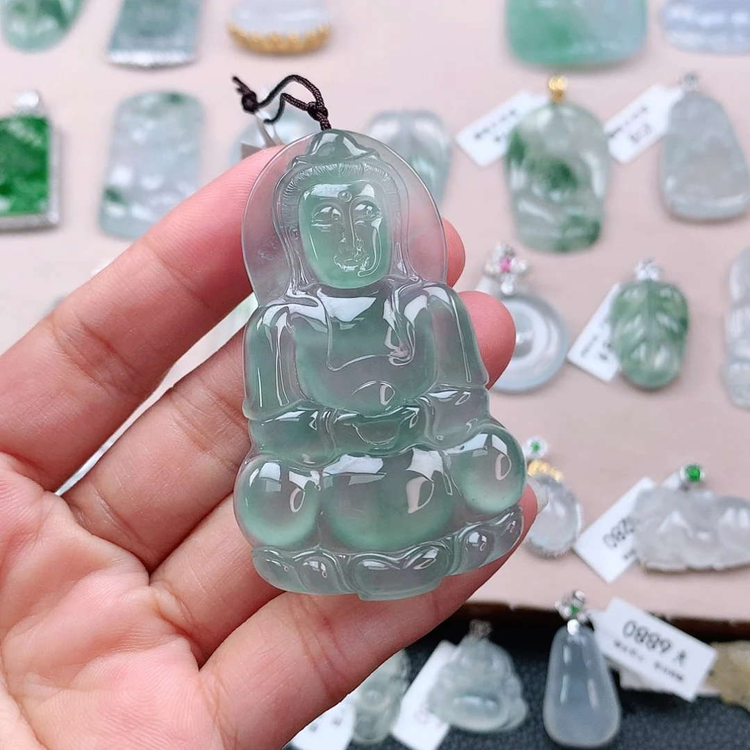 翡翠颈饰未镶嵌观音