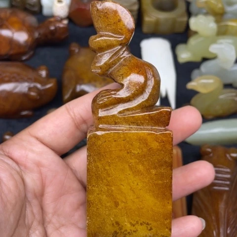 未镶嵌蛇纹石玉颈饰76