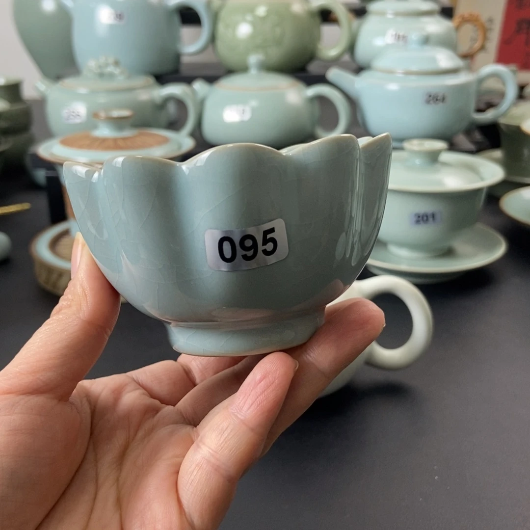 天青釉莲花杯微瑕