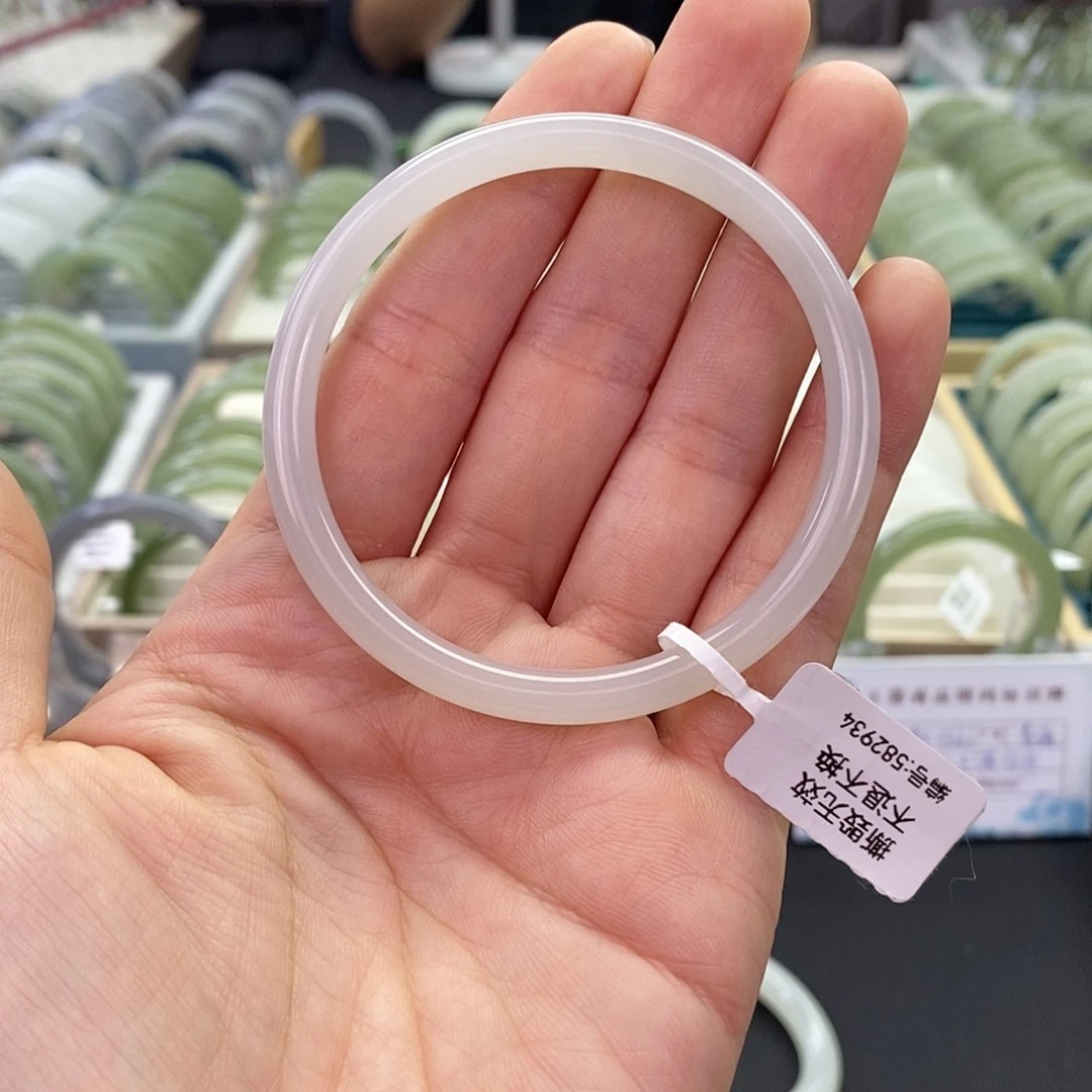 和田玉未镶嵌手镯55