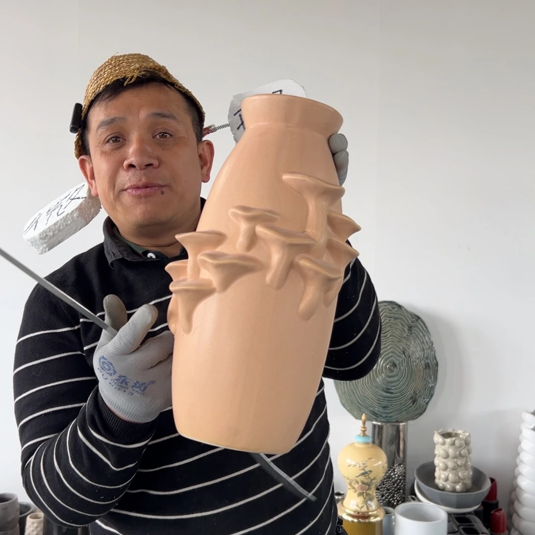 摆件69 号高中低温陶瓷瓶（部分微瑕）