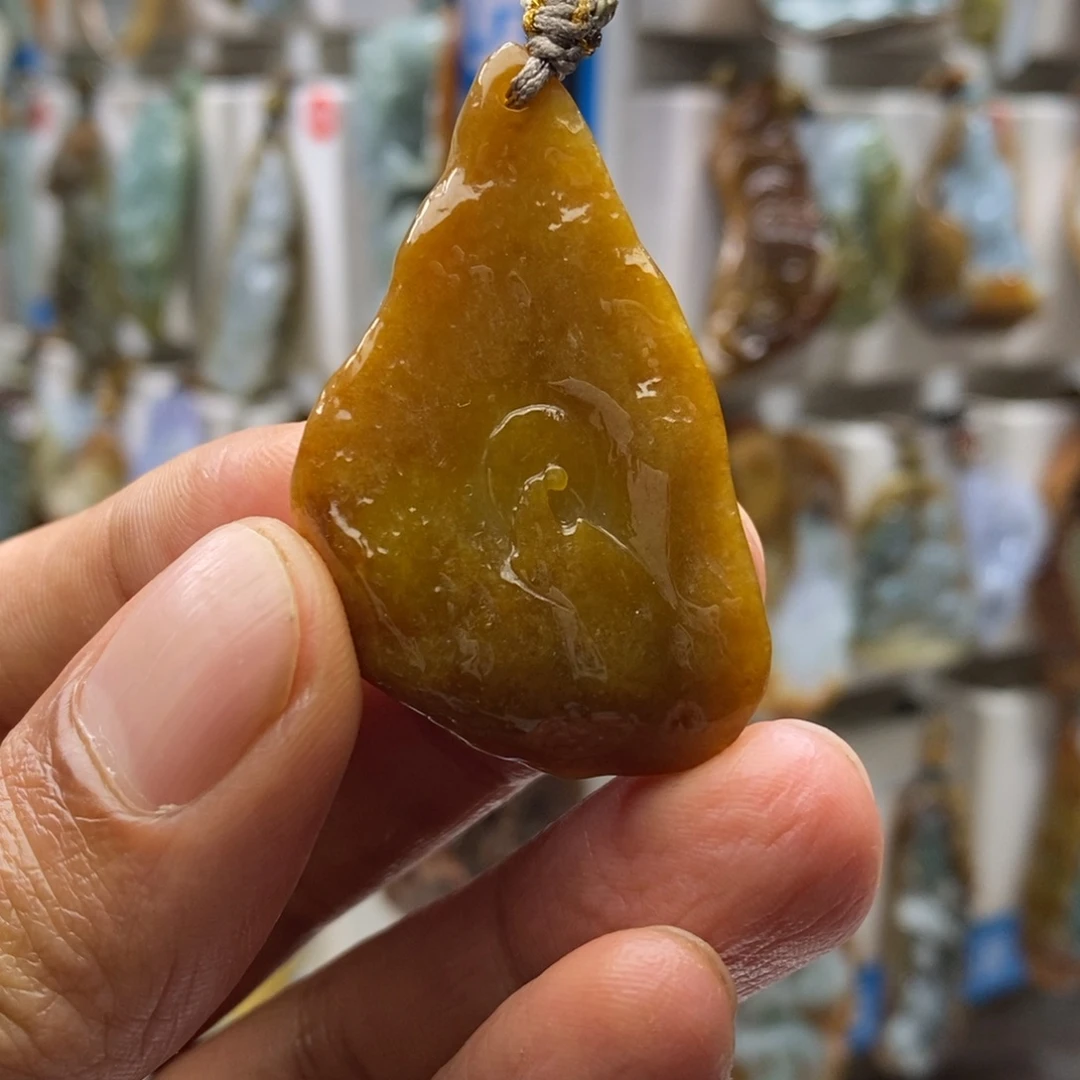 翡翠未镶嵌颈饰悟道