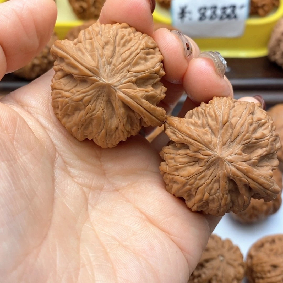 文玩核桃把件40尺蝴蝶磨