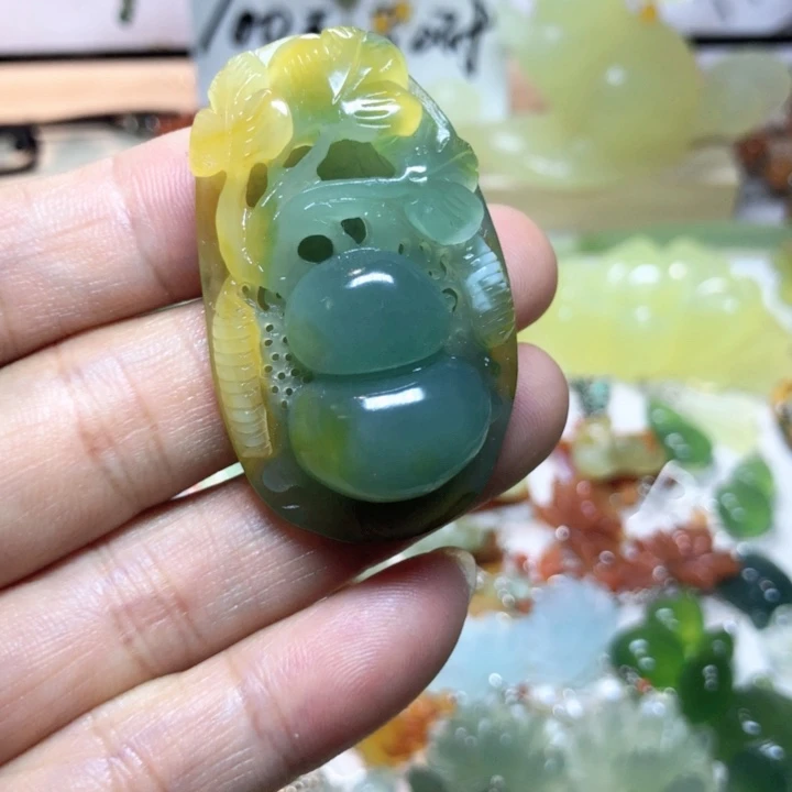 【闪购商品】蛇纹石玉挂件未镶嵌