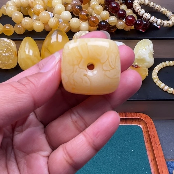 琥珀未镶嵌珠宝奇石M78号妖花藏扣