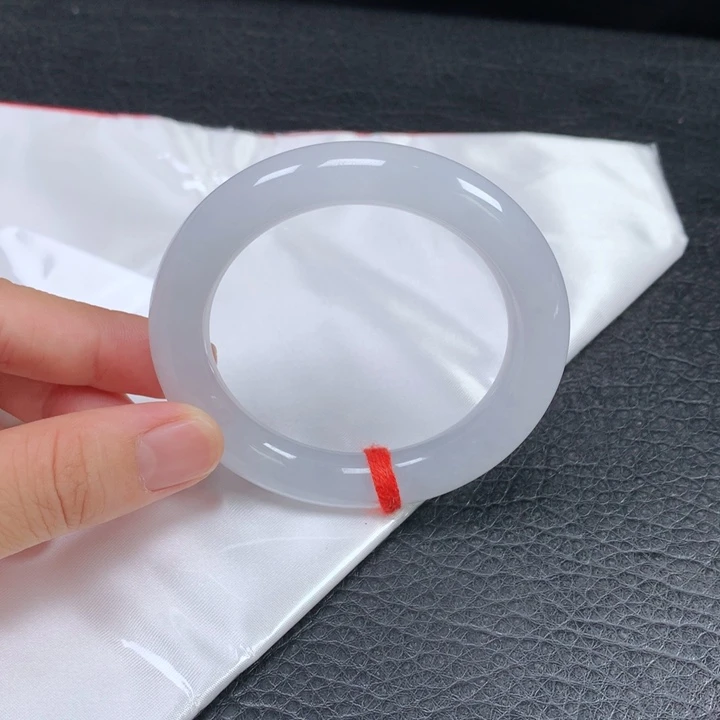 翡翠未镶嵌手镯（圆镯）