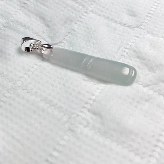 翡翠颈饰未镶嵌财****贝吊坠