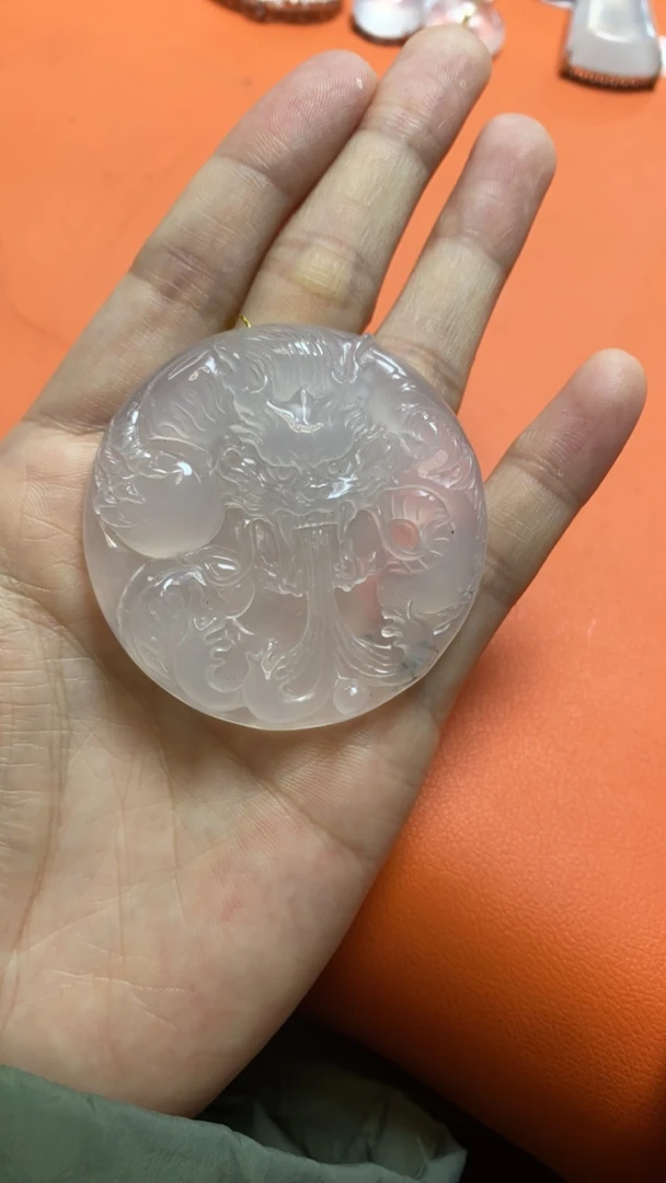 石英质玉大龙牌子