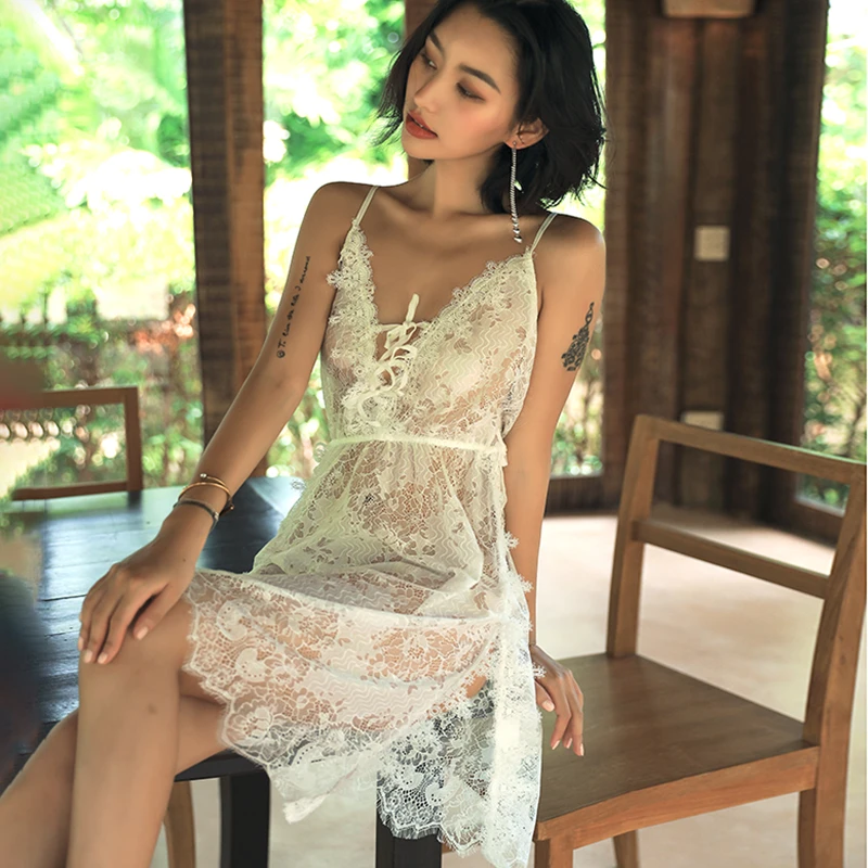 【水溶花】80-180斤大码蕾丝性感睡裙女系带纯欲风镂空吊带睡衣露背