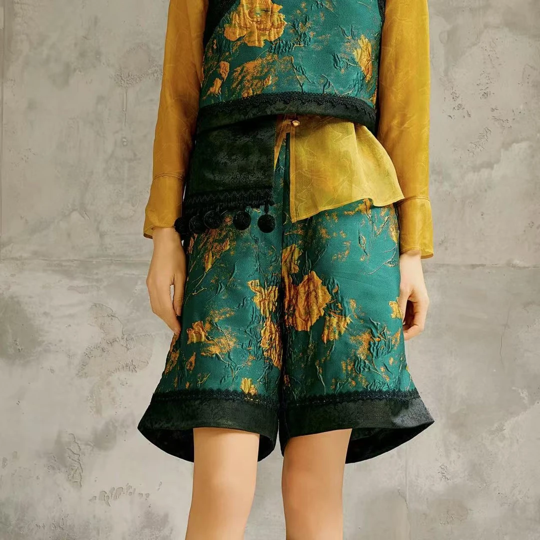 朱总原创设计新中式浮雕花短裤女2025春夏新款国风宽松裤子3C164