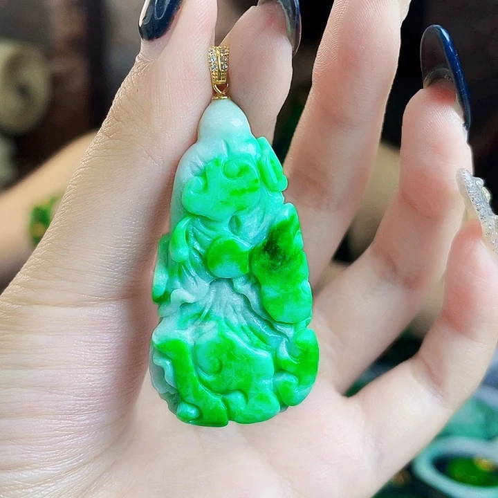 颈饰未镶嵌翡翠多样性