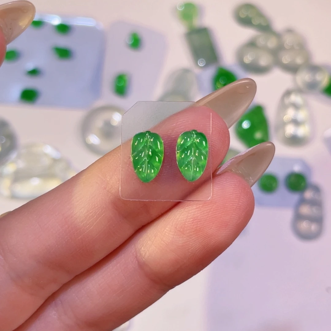 翡翠未镶嵌颈饰裸石