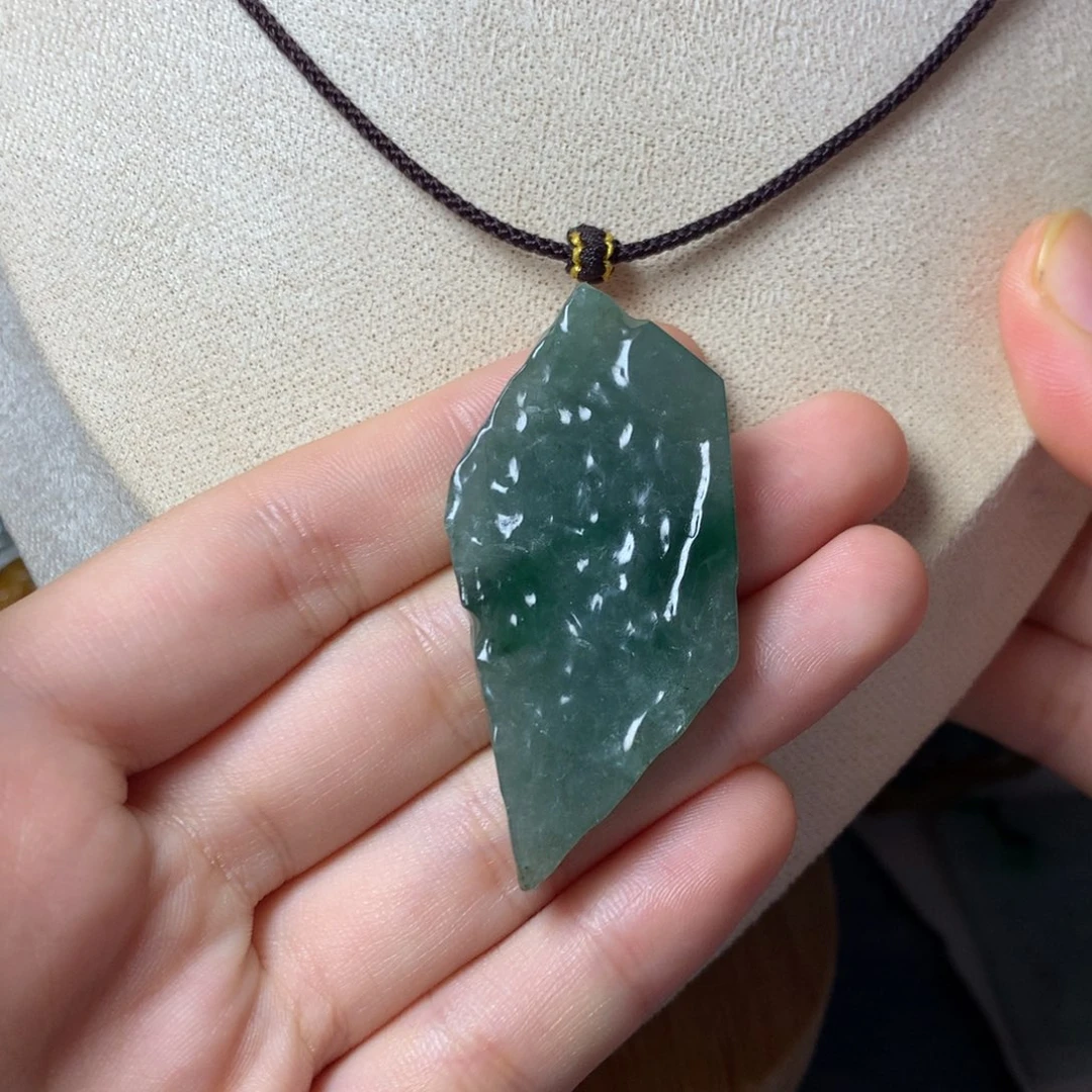 翡翠颈饰未镶嵌吊坠