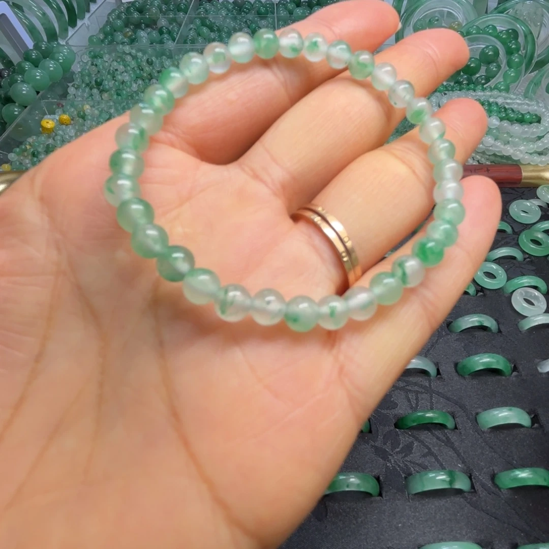 石英质玉（非洲翠）未镶嵌散珠冰飘花手串