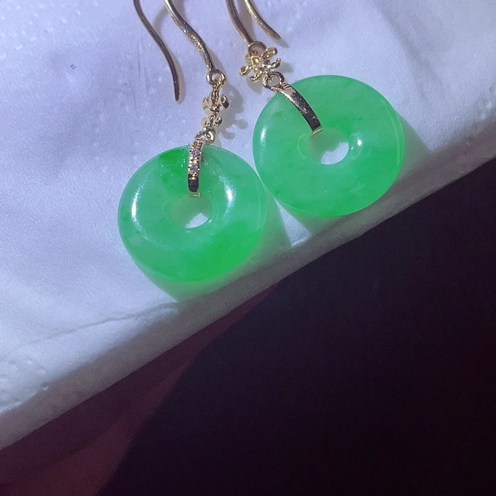 翡翠18K金镶嵌颈饰翡翠