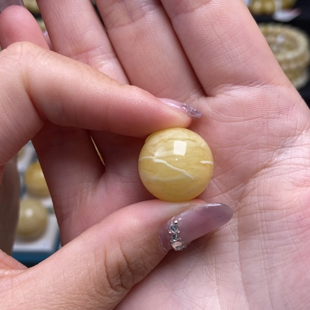 军***通蜜蜡未镶嵌珠宝奇石