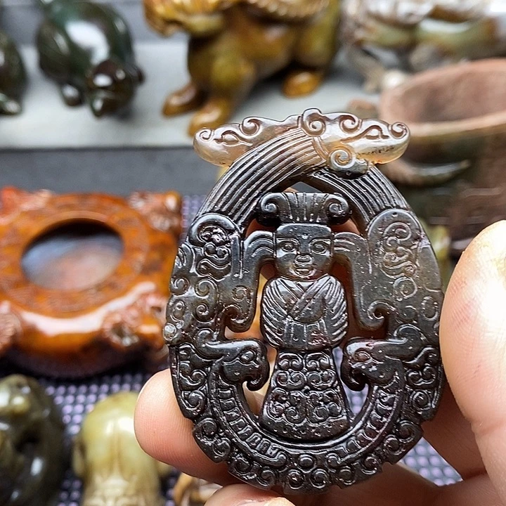 未镶嵌蛇纹石玉颈饰